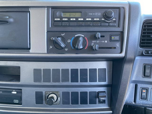 日野プロフィアセルフクレーン4段大型（10t）[写真38]