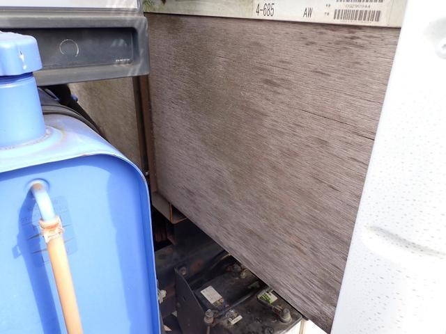 いすゞエルフクレーン3段小型（2t・3t）[写真18]