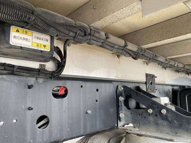 日野レンジャー冷凍車（冷蔵車）中型（4t）[写真22]