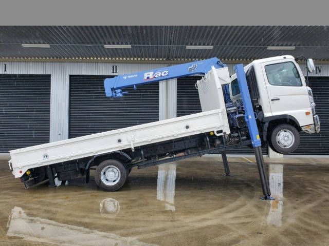 日野レンジャーセルフクレーン3段中型（4t）[写真02]