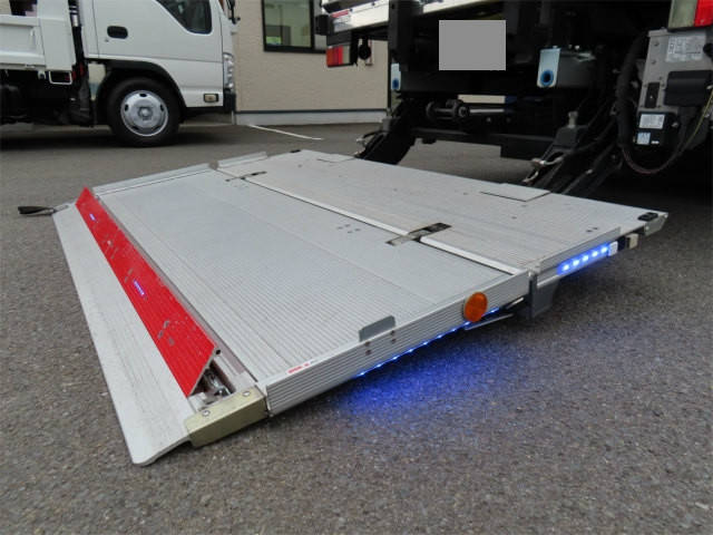 日野デュトロ冷凍車（冷蔵車）小型（2t・3t）[写真28]