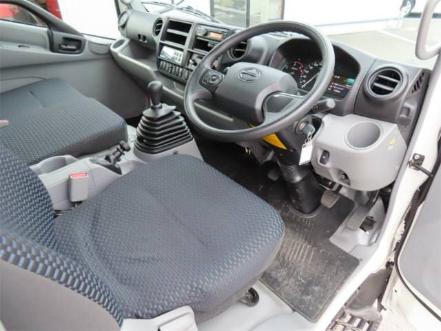 日野デュトロ冷凍車（冷蔵車）小型（2t・3t）[写真08]