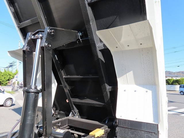 日野レンジャー深ダンプ（土砂禁ダンプ）中型（4t）[写真38]