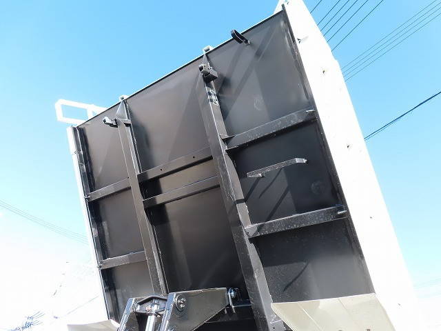 日野レンジャー深ダンプ（土砂禁ダンプ）中型（4t）[写真39]