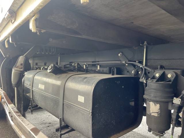 三菱ふそうキャンター平ボディ小型（2t・3t）[写真11]