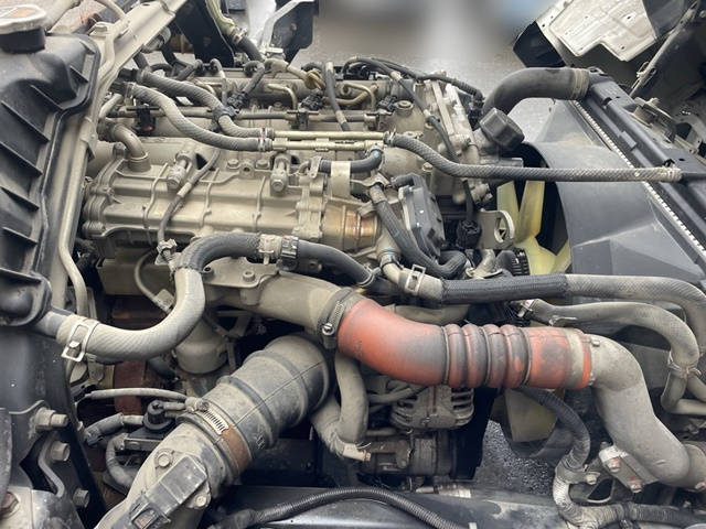 三菱ふそうキャンター平ボディ小型（2t・3t）[写真17]