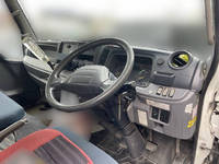 三菱ふそうキャンター平ボディ小型（2t・3t）[写真22]