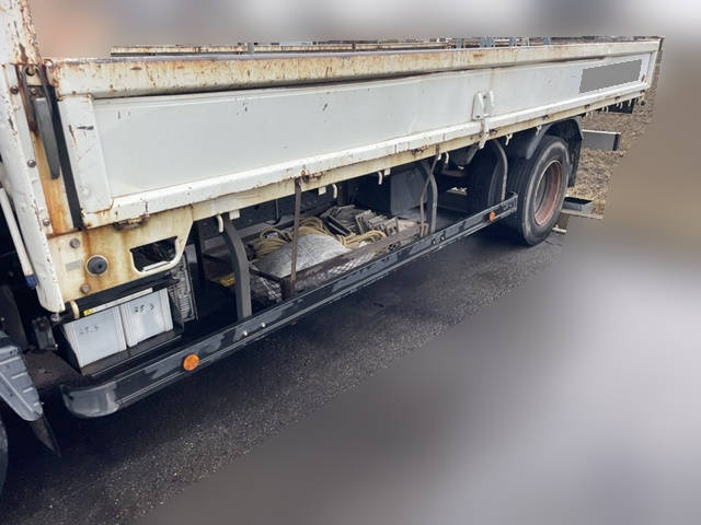 三菱ふそうキャンター平ボディ小型（2t・3t）[写真05]