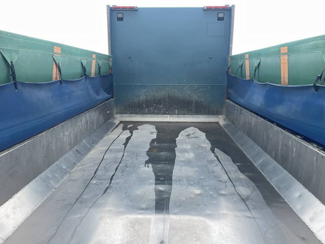 UDトラックスクオンダンプ大型（10t）[写真10]