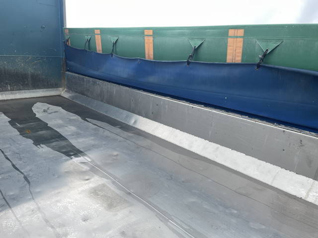 UDトラックスクオンダンプ大型（10t）[写真12]