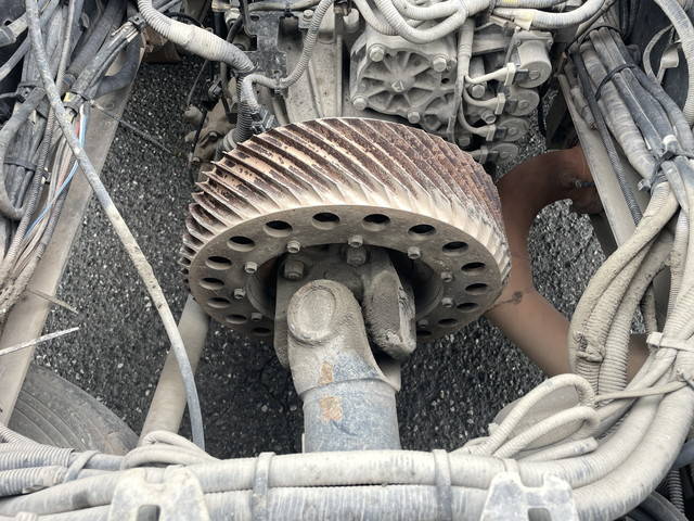 UDトラックスクオンダンプ大型（10t）[写真15]