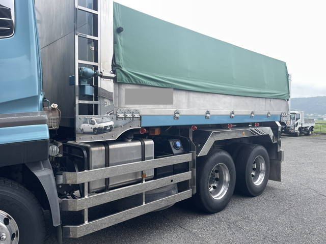 UDトラックスクオンダンプ大型（10t）[写真16]