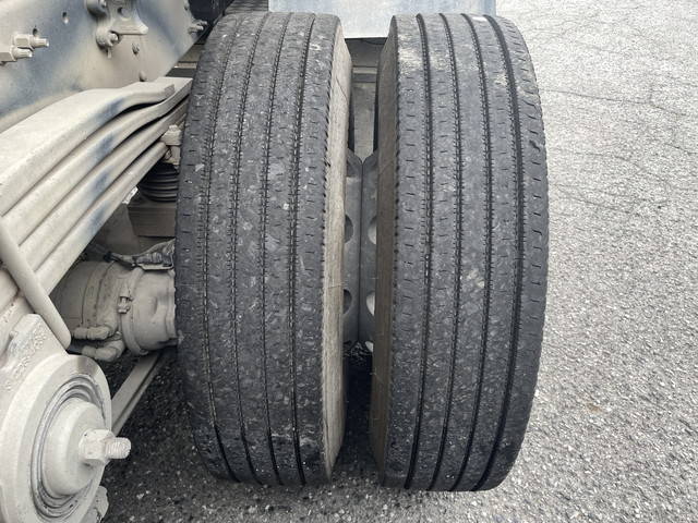 UDトラックスクオンダンプ大型（10t）[写真20]