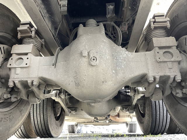 UDトラックスクオンダンプ大型（10t）[写真21]