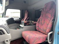 UDトラックスクオンダンプ大型（10t）[写真25]