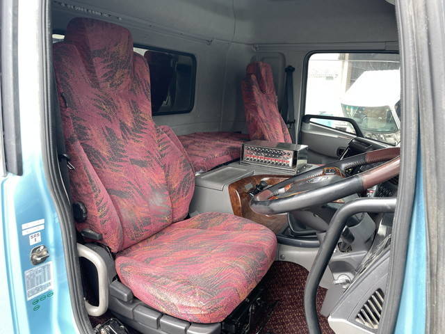 UDトラックスクオンダンプ大型（10t）[写真26]