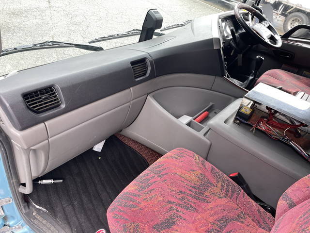 UDトラックスクオンダンプ大型（10t）[写真28]