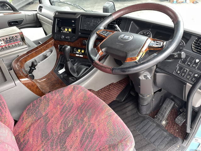 UDトラックスクオンダンプ大型（10t）[写真29]