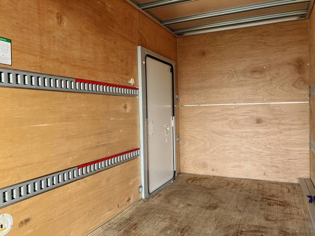 いすゞエルフアルミバン小型（2t・3t）[写真14]