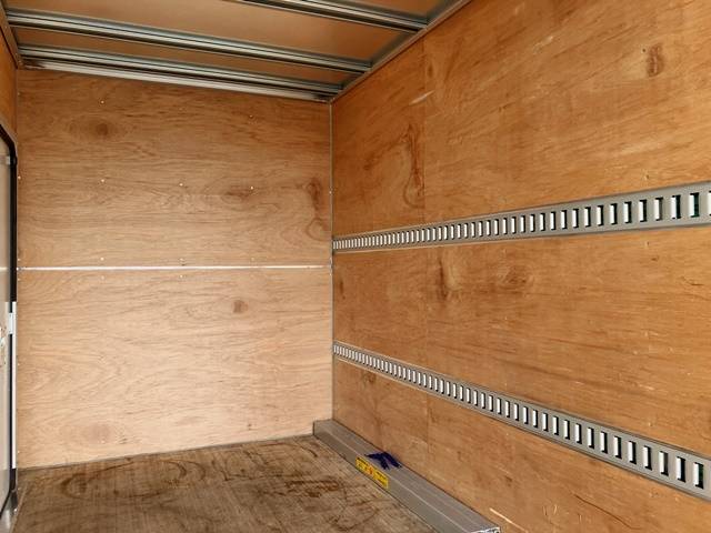 いすゞエルフアルミバン小型（2t・3t）[写真15]