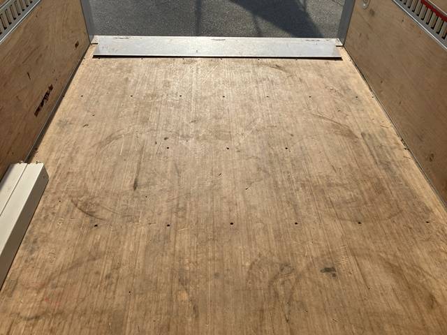 いすゞエルフアルミバン小型（2t・3t）[写真17]