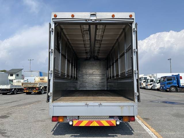 いすゞフォワード幌ウイング中型（4t）[写真11]