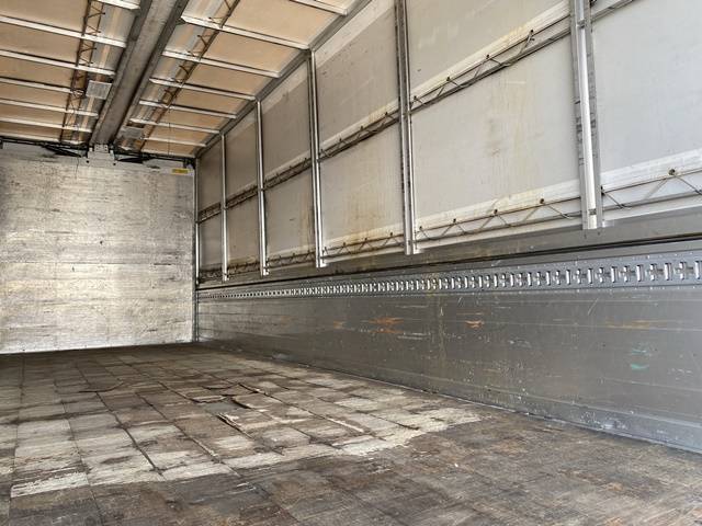 いすゞフォワード幌ウイング中型（4t）[写真15]