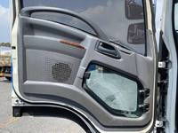 いすゞフォワード幌ウイング中型（4t）[写真29]