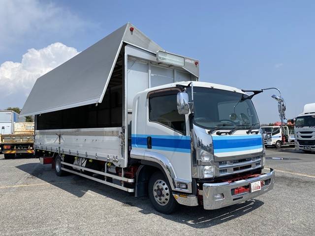 いすゞフォワード幌ウイング中型（4t）[写真03]