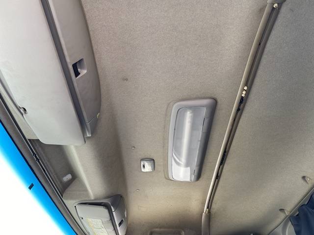 いすゞフォワード幌ウイング中型（4t）[写真33]