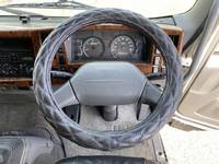 いすゞフォワード幌ウイング中型（4t）[写真37]