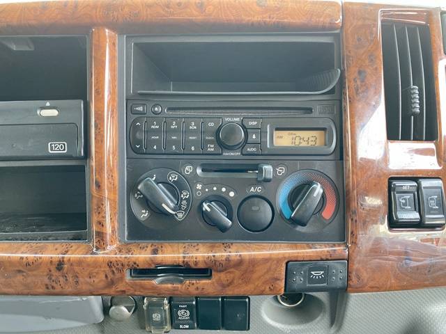 いすゞフォワード幌ウイング中型（4t）[写真38]