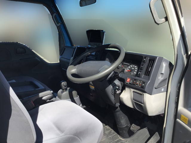 いすゞエルフ冷凍車（冷蔵車）小型（2t・3t）[写真33]