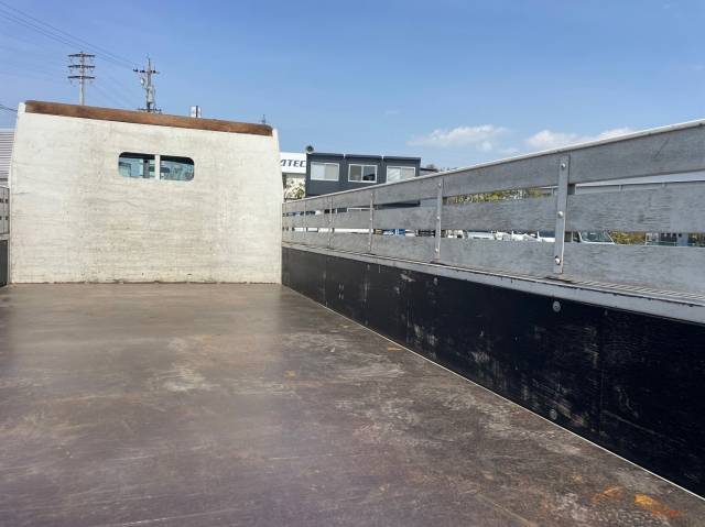 マツダタイタン平ボディ小型（2t・3t）[写真11]