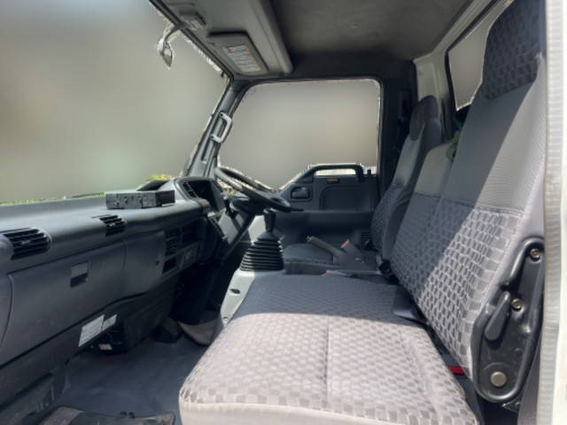 いすゞエルフクレーン4段小型（2t・3t）[写真32]