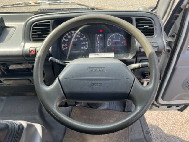 いすゞエルフクレーン4段小型（2t・3t）[写真34]