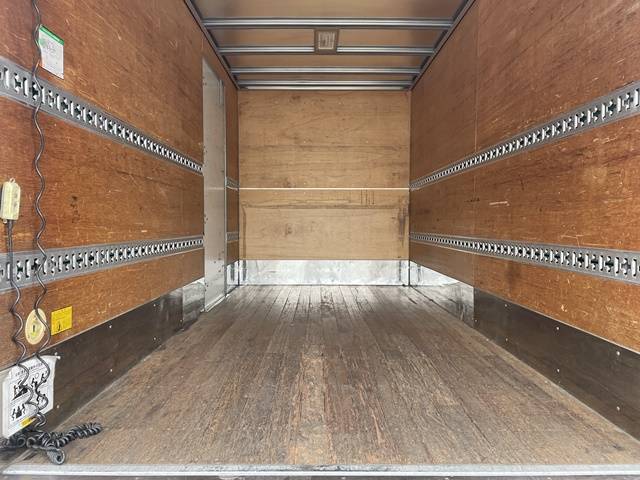 いすゞエルフアルミバン小型（2t・3t）[写真10]