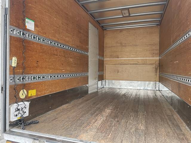 いすゞエルフアルミバン小型（2t・3t）[写真12]