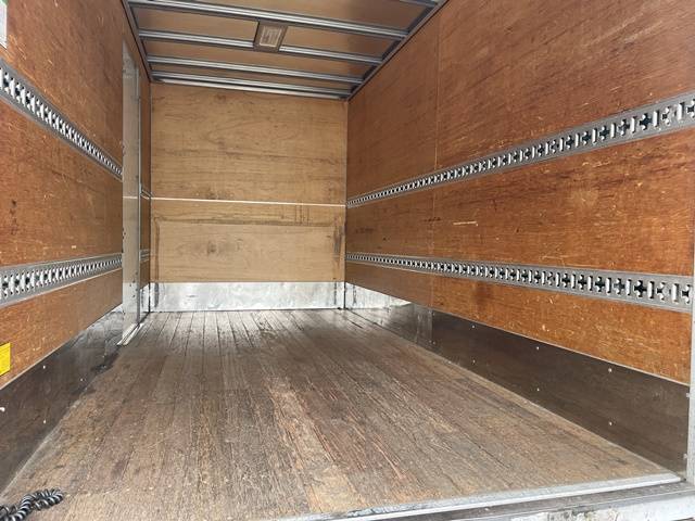 いすゞエルフアルミバン小型（2t・3t）[写真13]