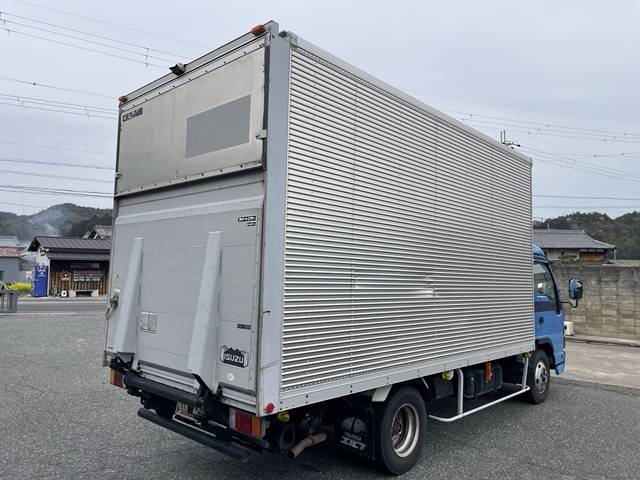 いすゞエルフアルミバン小型（2t・3t）[写真02]