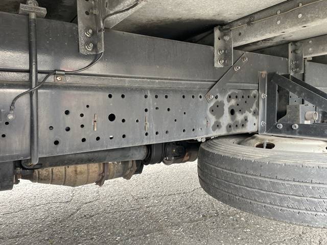 いすゞエルフアルミバン小型（2t・3t）[写真24]