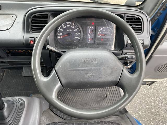 いすゞエルフアルミバン小型（2t・3t）[写真36]