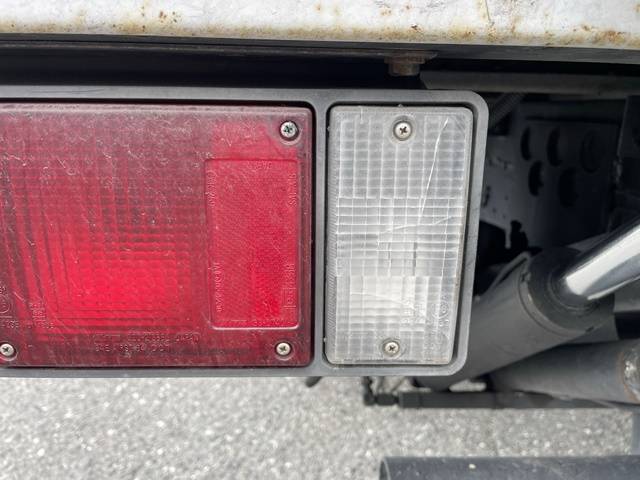 いすゞエルフアルミバン小型（2t・3t）[写真38]