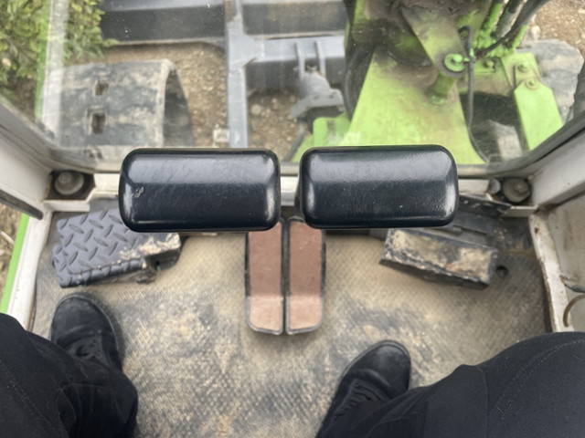 三菱ミニユンボ（ミニバックホー）[写真15]