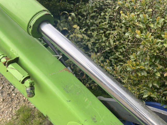 三菱ミニユンボ（ミニバックホー）[写真06]