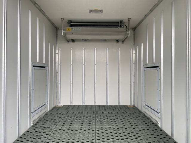 いすゞエルフ冷凍車（冷蔵車）小型（2t・3t）[写真11]