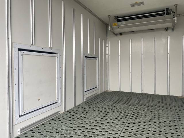 いすゞエルフ冷凍車（冷蔵車）小型（2t・3t）[写真13]