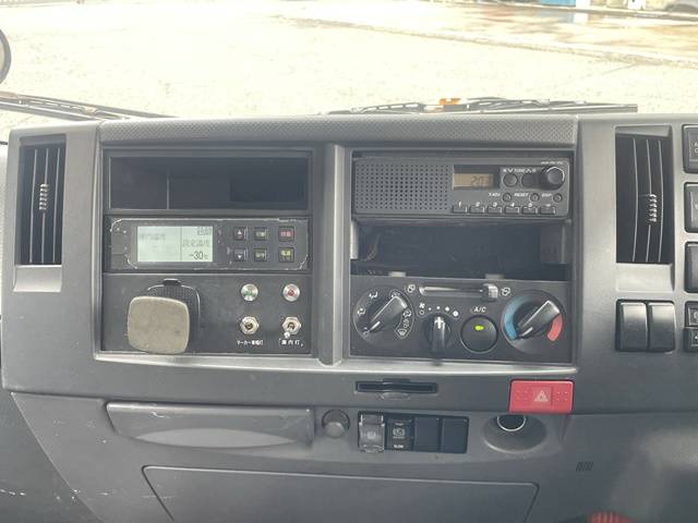 いすゞエルフ冷凍車（冷蔵車）小型（2t・3t）[写真37]