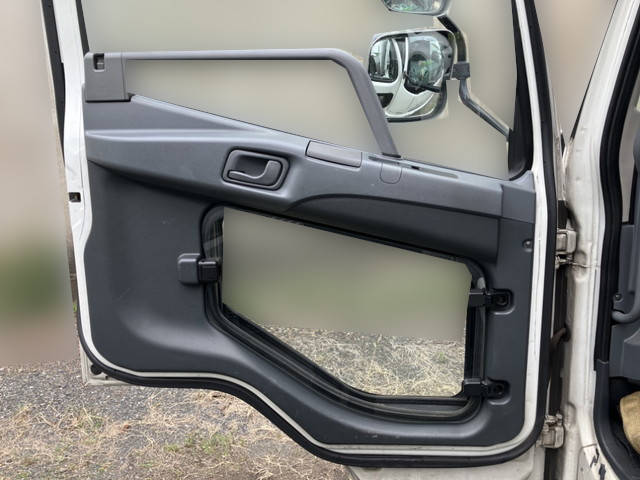 三菱ふそうファイターアルミバン中型（4t）[写真27]