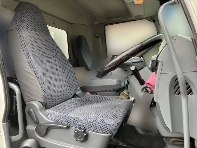 三菱ふそうファイターアルミバン中型（4t）[写真30]